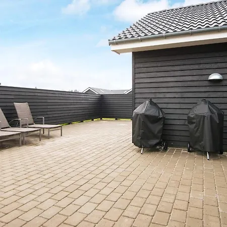 18 Person In N Rre Nebel Holiday home