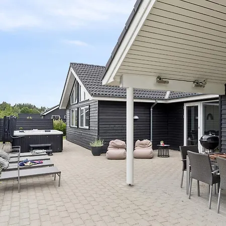 Luxury Retreat With Pool - By Traum 度假居